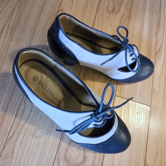 Modcloth Retro Oxford Heels Size 8.5 - Picture 4 of 5